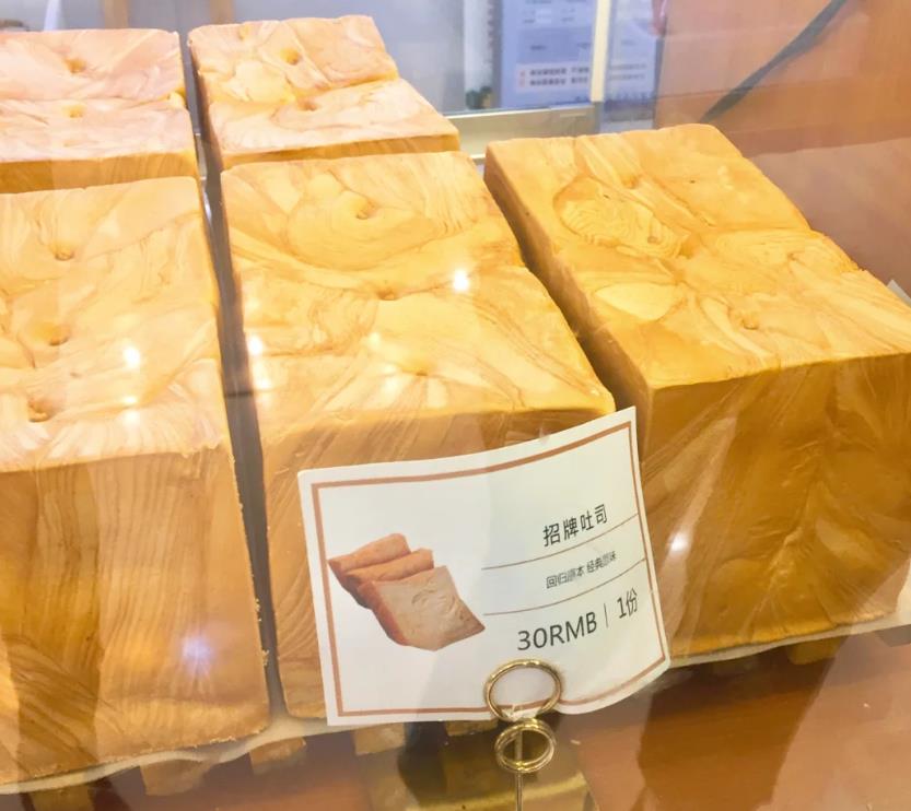 DƬ